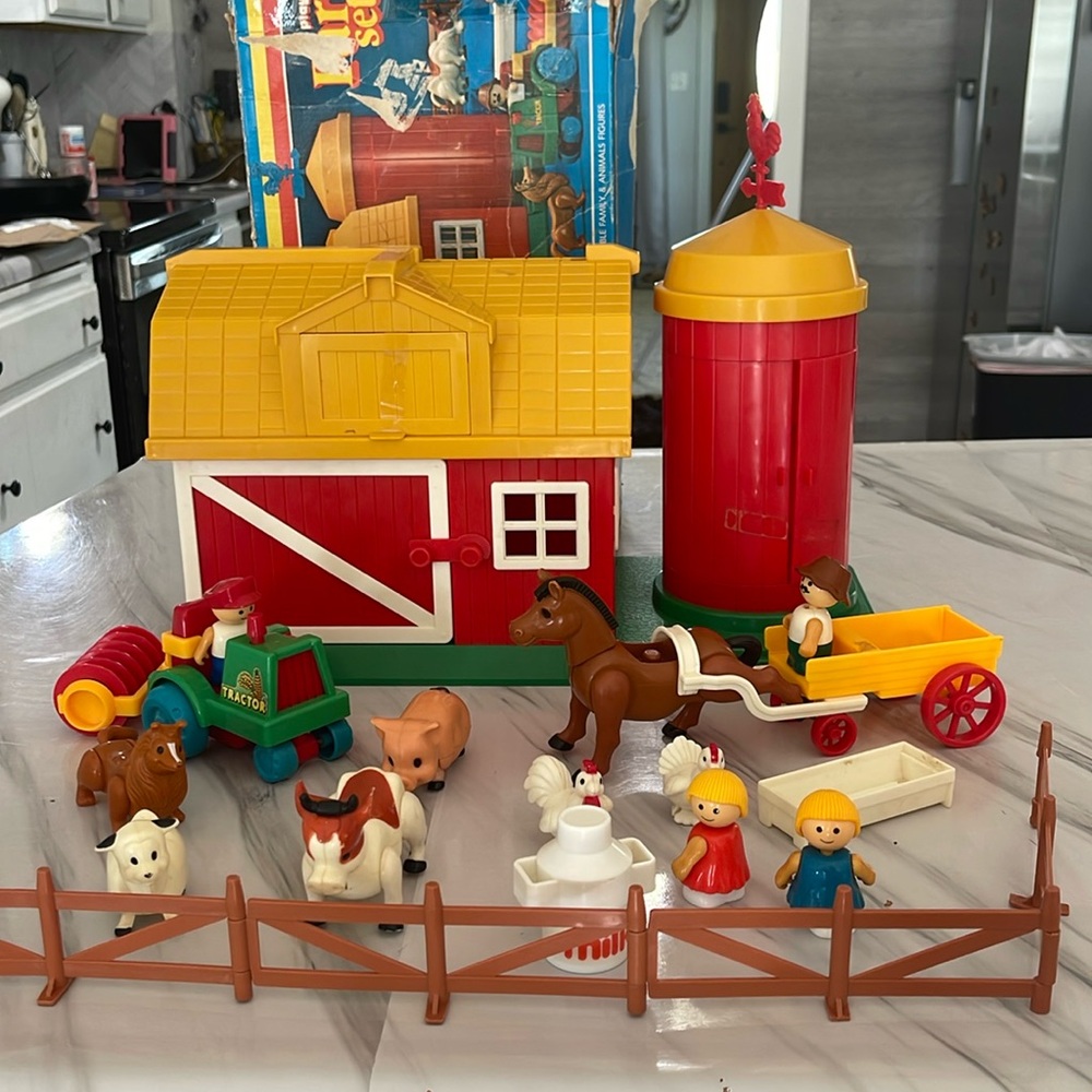 Vintage 1981 Playskool Lil Playmates Farm Set